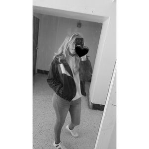 Meet your Posher, Dezarae